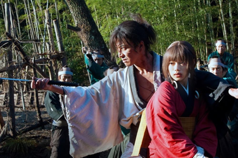 تاکویا کیمورا و هانا سوگیساکی در فیلم «تیغه جاودانه»(Blade of the Immortal)